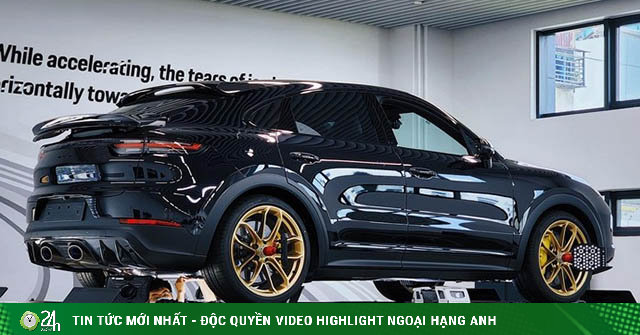 The new Porsche Cayenne Turbo GT is available in Vietnam, priced at more than 12 billion VND