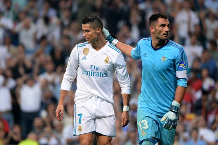 Đàn em rủ Ronaldo rời MU, về Bồ Đào Nha lấy lại phong độ chuẩn bị World Cup - 3