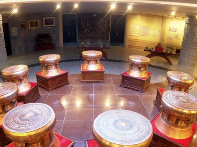 Tin tức trong ngày - Cận cảnh bộ trống đồng Cửu Long cung tiến đền thờ Vua Hùng