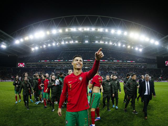 BĐN gặp khó ở World Cup 2022: Ronaldo mơ phá dớp buồn, có thể dự EURO khi 39 tuổi