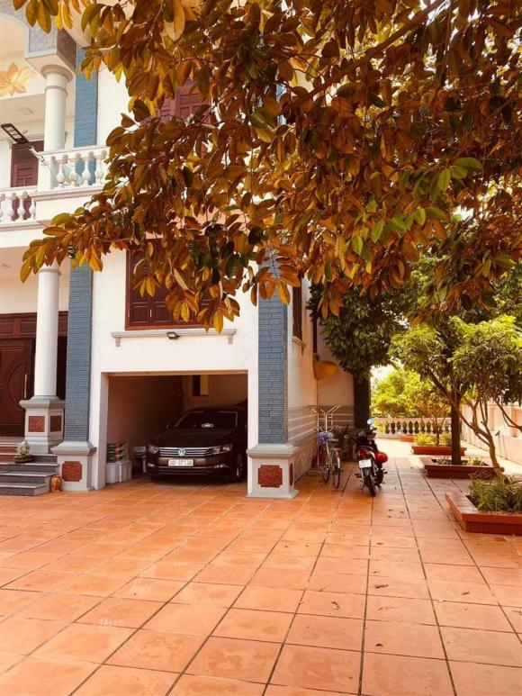 Cơ ngơi "hoành tráng lệ" nhà của vị hôn phu
Ngọc Hân