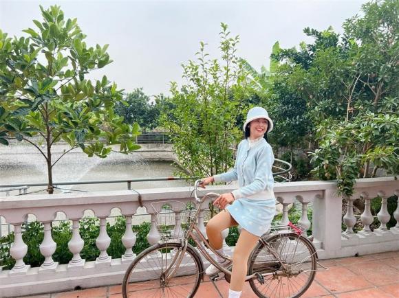 Ngọc Hân từng có lần "tung tăng" tại cơ ngơi
nhà chồng tương lai