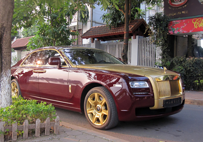 Rolls-Royce Ghost "gold plated"  What's special about the President of FLC - 4