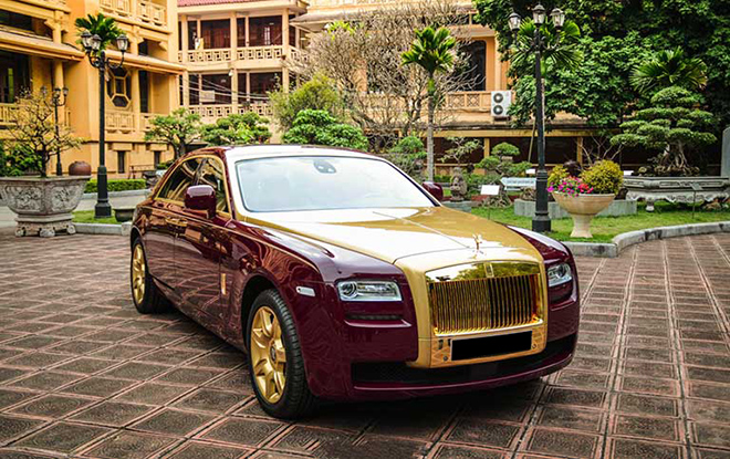 Rolls-Royce Ghost "gold plated"  What's special about the President of FLC - 1