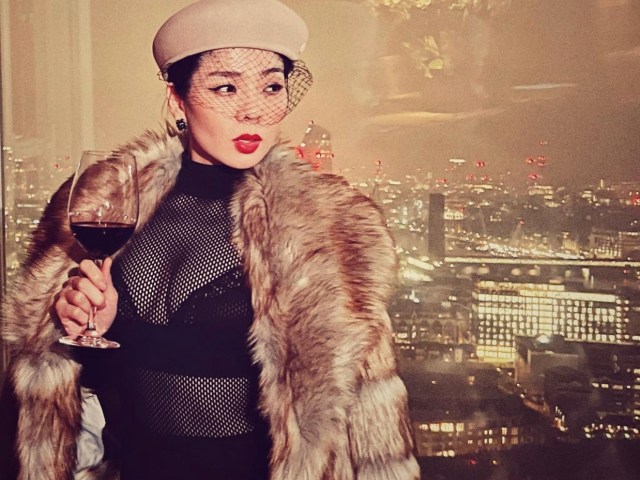 Thời trang - Lệ Quyên mặc xuyên thấu được khen diện "cao tay"