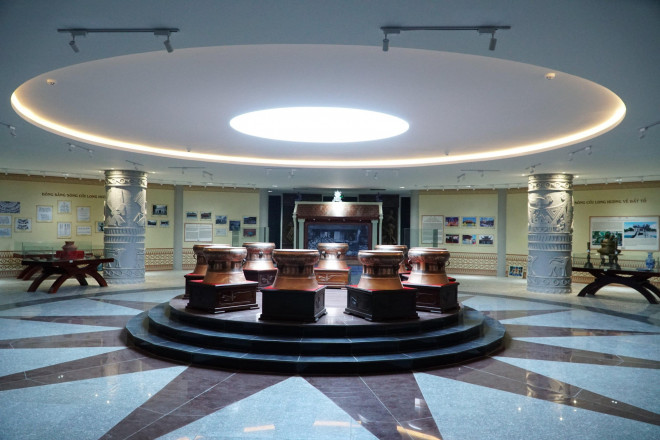 Đặc biệt, nhân dịp khánh thành công trình Đền thờ Vua Hùng tại TP. Cần Thơ và Giỗ Tổ Hùng Vương năm 2022, các nghệ nhân đến từ Thanh Hóa đã đúc 9 trống đồng mang tên Cửu Long.