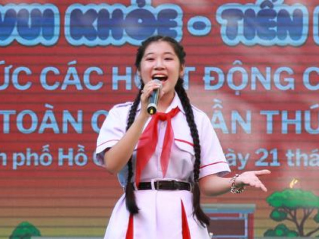 Bạn trẻ - Cuộc sống - "Cây văn nghệ" chơi được 8 nhạc cụ, trích tiền thưởng giúp đỡ các bạn nghèo