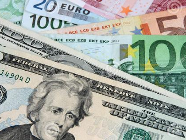 Thế giới - Điện Kremlin: Đồng USD và euro "lung lay mạnh"