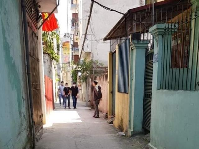 Pháp luật - Hà Nội: Đang ngủ trong phòng, nữ sinh bị cướp kề dao vào cổ, “xin” mật khẩu điện thoại