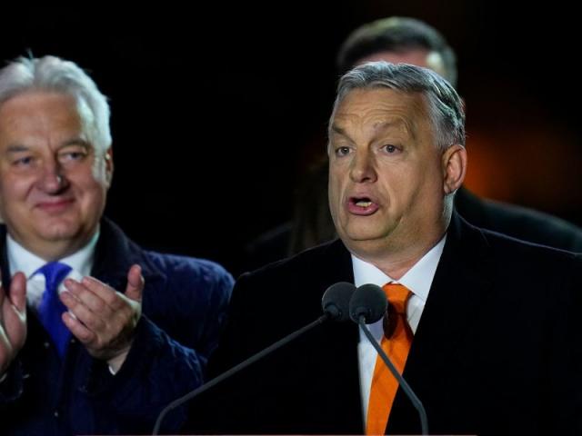 Thế giới - Thủ tướng quốc gia NATO gọi Tổng thống Ukraine Zelensky là "đối thủ"