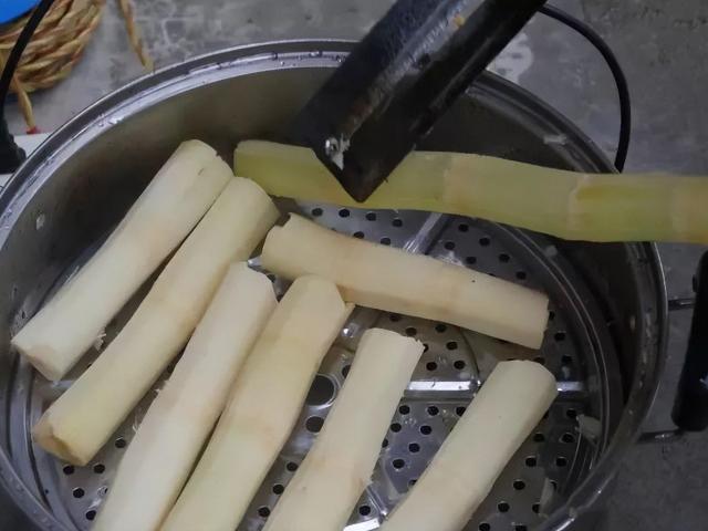 Ẩm thực - Không ngờ mía hấp có nhiều công dụng tốt cho sức khỏe đến vậy