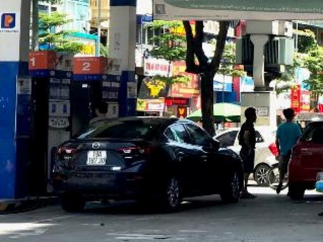 Thị trường - Tiêu dùng - Giá xăng dầu hôm nay ngày 5/4: Tiếp tục lao dốc, Nga vẫn bán dầu thô cho châu Âu