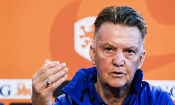 Shock: Former MU coach Van Gaal has cancer, leaving the door open to attend the World Cup with the Netherlands - 1