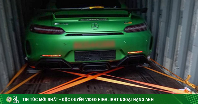 The strange color Mercedes-AMG GT R is about to be available in Vietnam