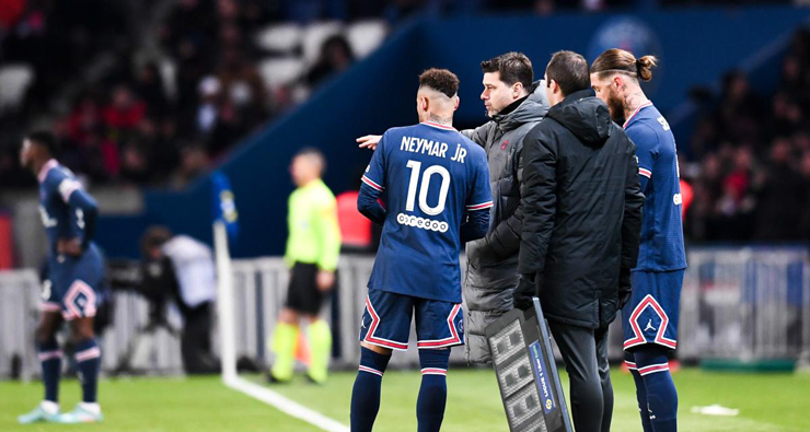 HLV Pochettino cũng bị la ó trên sân