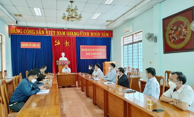 Huyện ủy Đắk Hà có buổi gặp, trao đổi thông tin với báo chí về vụ việc