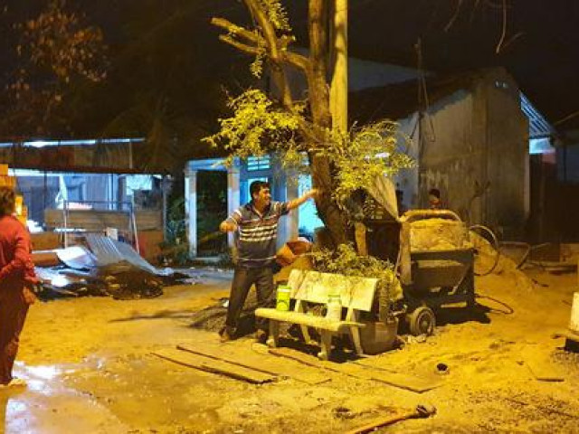 Tin tức trong ngày - Anh thợ hồ cùng chủ nhà chết thảm bên máy trộn bê tông