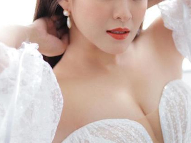 Đời sống Showbiz - Xôn xao cuộc chiến của người đẹp vì giành đại gia