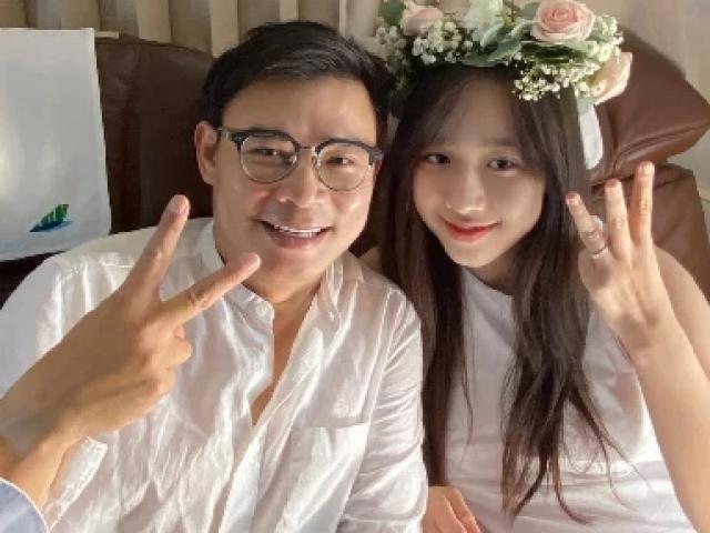 Đời sống Showbiz - Nữ BTV VTV được triệu phú công nghệ hơn 16 tuổi cầu hôn trên máy bay bất ngờ dừng lên sóng