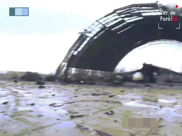 Video: Cận cảnh xác máy bay lớn nhất thế giới bị phá hủy ở Ukraine