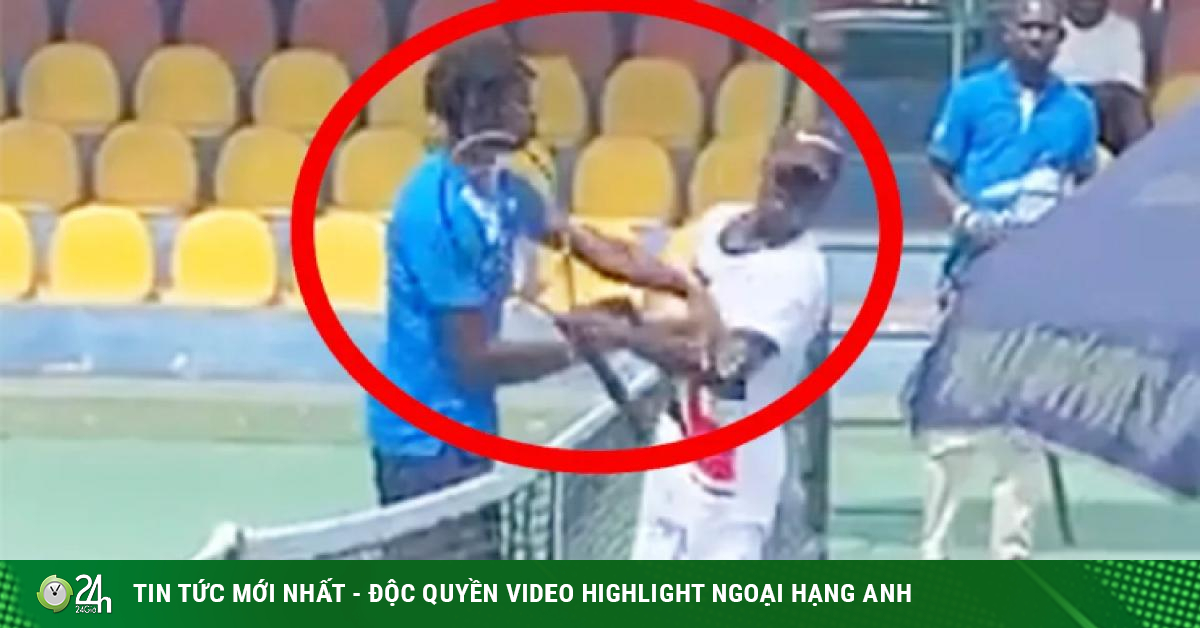 Tennis vibration: The player pretends to shake hands and then slaps his opponent in the face
