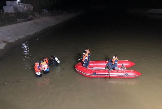 Các lực lượng chức năng tỉnh Thanh Hóa đang nỗ lực tìm kiếm các nạn nhân bị đuối nước đang mất tích