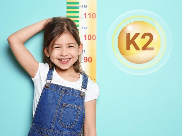 Không chỉ giúp trẻ cải thiện chiều cao vượt trội, đây là 3 lợi ích hiếm có khiến bạn phải bổ sung ngay vitamin K2 cho con!