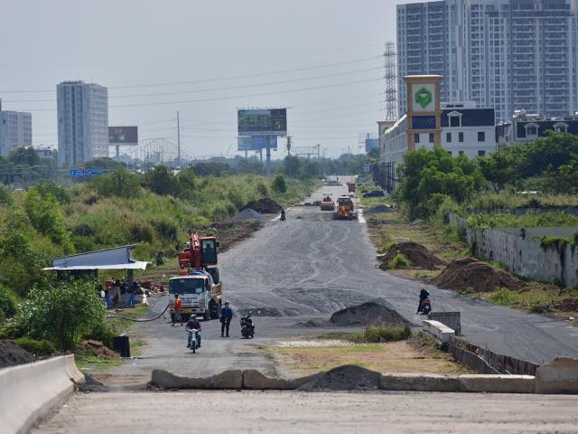 Tin tức trong ngày - Ngổn ngang ở dự án hơn 3km đường song hành cao tốc xây 5 năm vẫn chưa xong