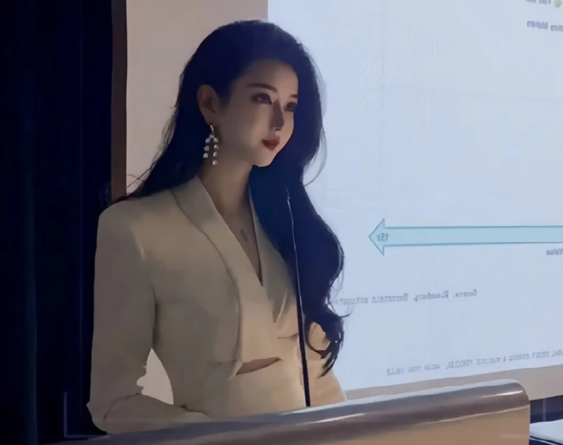 The female lecturer is as beautiful as the heroine of a drama that makes everyone fall in love - 3