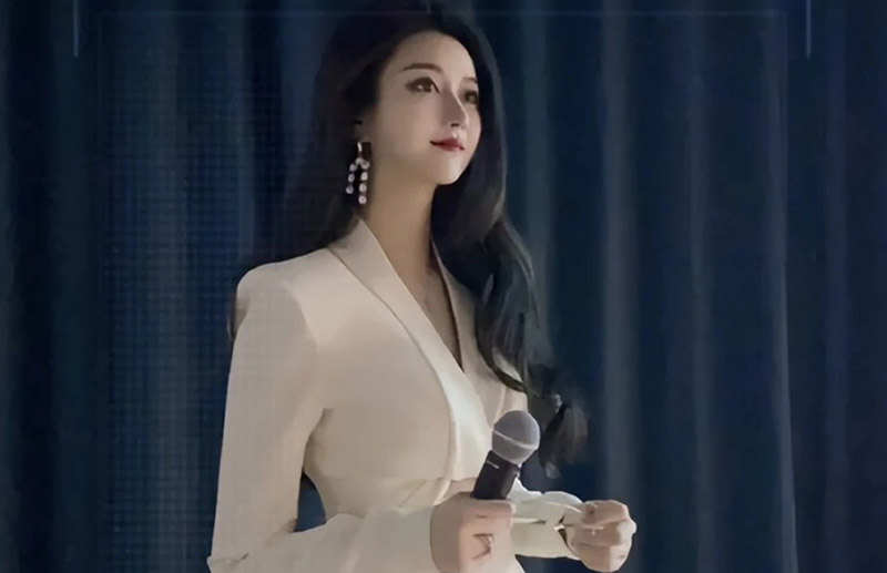 The female lecturer is as beautiful as the heroine of the drama that makes everyone fall in love - 4