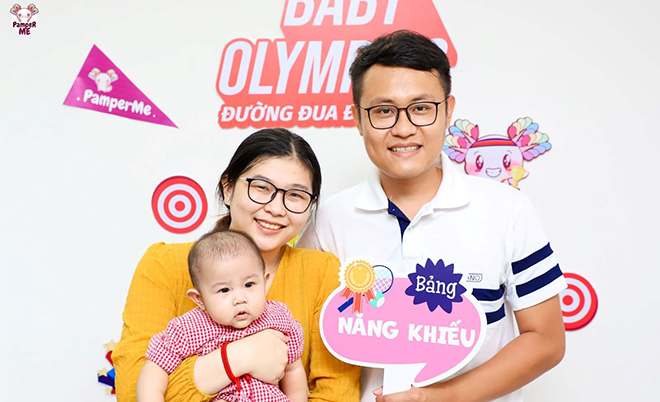 Cả gia đình đến sớm để tham gia Baby Olympics: Đường Đua Đầu Đời