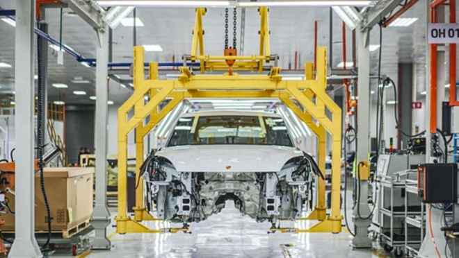 Porsche Cayenne đầu tiên xuất xưởng tại nhà máy tại Malaysia - 7