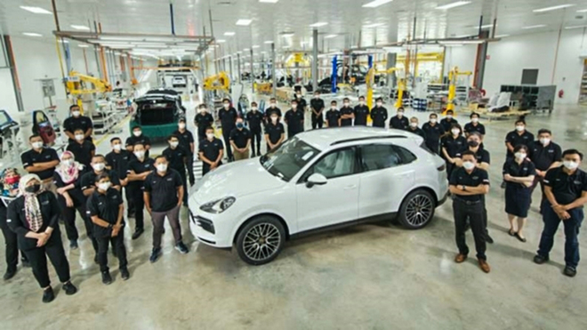 Porsche Cayenne đầu tiên xuất xưởng tại nhà máy tại Malaysia - 8