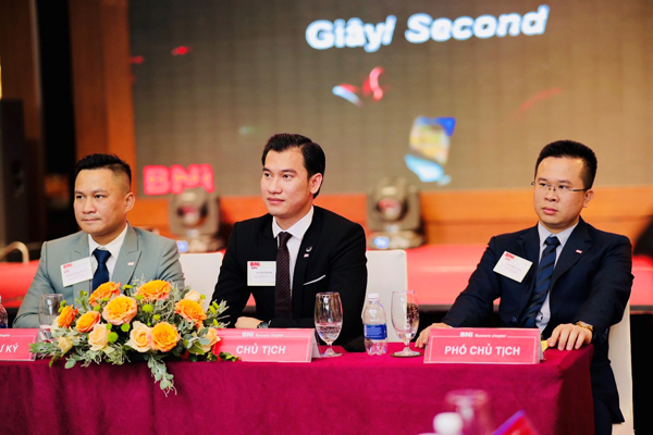 (Trái qua phải) ông Nguyễn Đăng Chung, ông Lê Văn Cường , ông Trần Ngọc Công