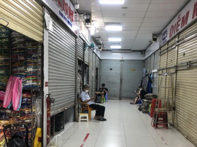 Thị trường - Tiêu dùng - TPHCM: Nhiều tiểu thương bỏ sạp