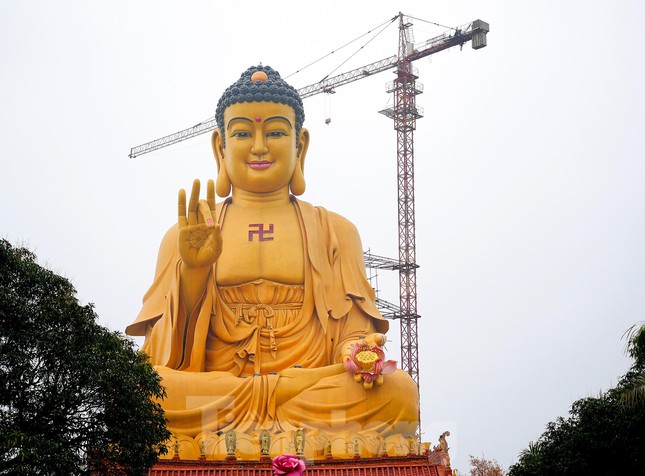 Chiêm ngưỡng Đại tượng Phật cao nhất Đông Nam Á ở Hà Nội có trái tim ngọc nặng hơn 1 tấn - 1