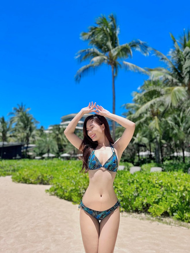 Ngọc Anh khoe loạt ảnh bikini trong chuyến đi biển&nbsp;