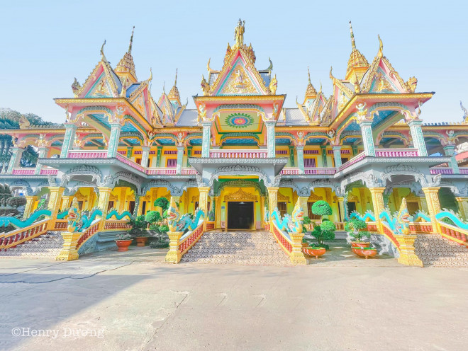 24 hours traveling around the famous beautiful temples in Soc Trang - 15