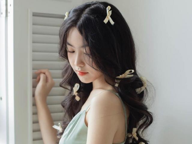 Nhan sắc tuổi 16 của con gái ”ông mai quốc dân” Quyền Linh tiếp tục gây ”sốt”
