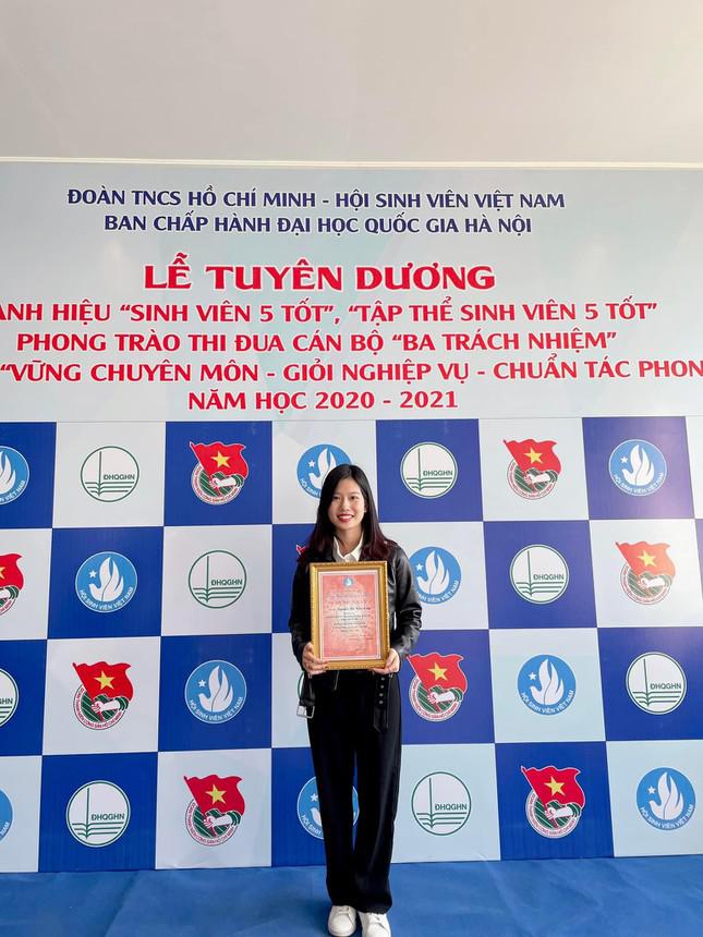 Nữ sinh ĐH Quốc gia Hà Nội trở thành nữ phi công bay dù lượn động cơ đầu tiên của Việt Nam - 5