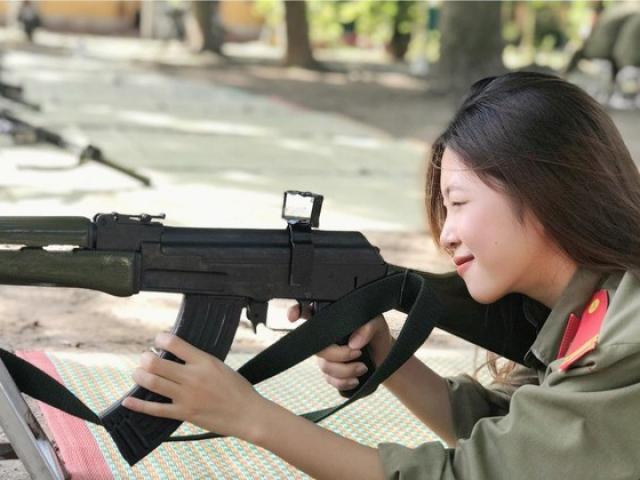 Bạn trẻ - Cuộc sống - Những bóng hồng xinh đẹp trong bộ quân phục