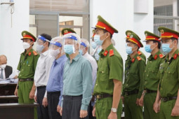 2 cựu chủ tịch Khánh Hòa bị đề nghị từ 5 đến 7 năm tù