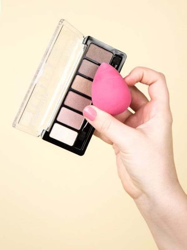 How to use a makeup and skin care sponge - 3
