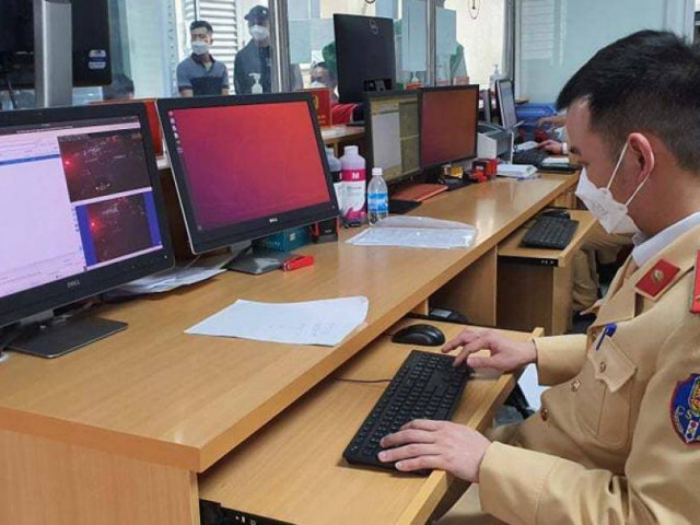Hà Nội: Nửa tháng, 157 người vi phạm giao thông ngồi nhà nộp phạt online