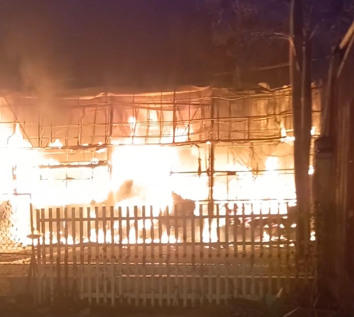 Burned down beer club in Thu Duc City - 1