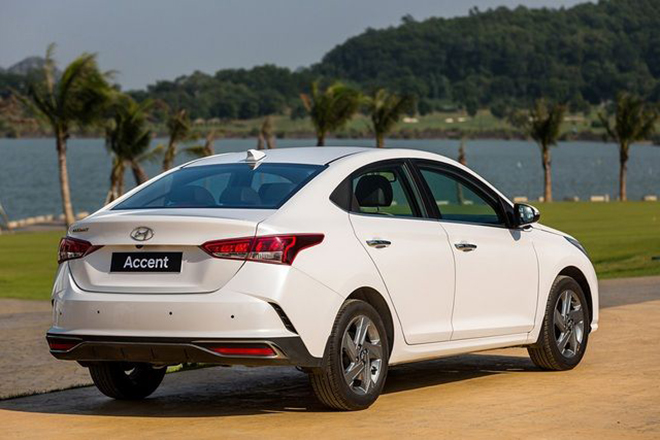 Price of Hyundai Accent car rolled in April 2022, 50% off registration fee - 9