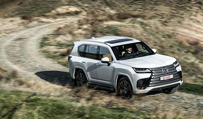 The Lexus LX 600 2022 is about to return to Vietnam, priced from 7.89 billion VND - 3