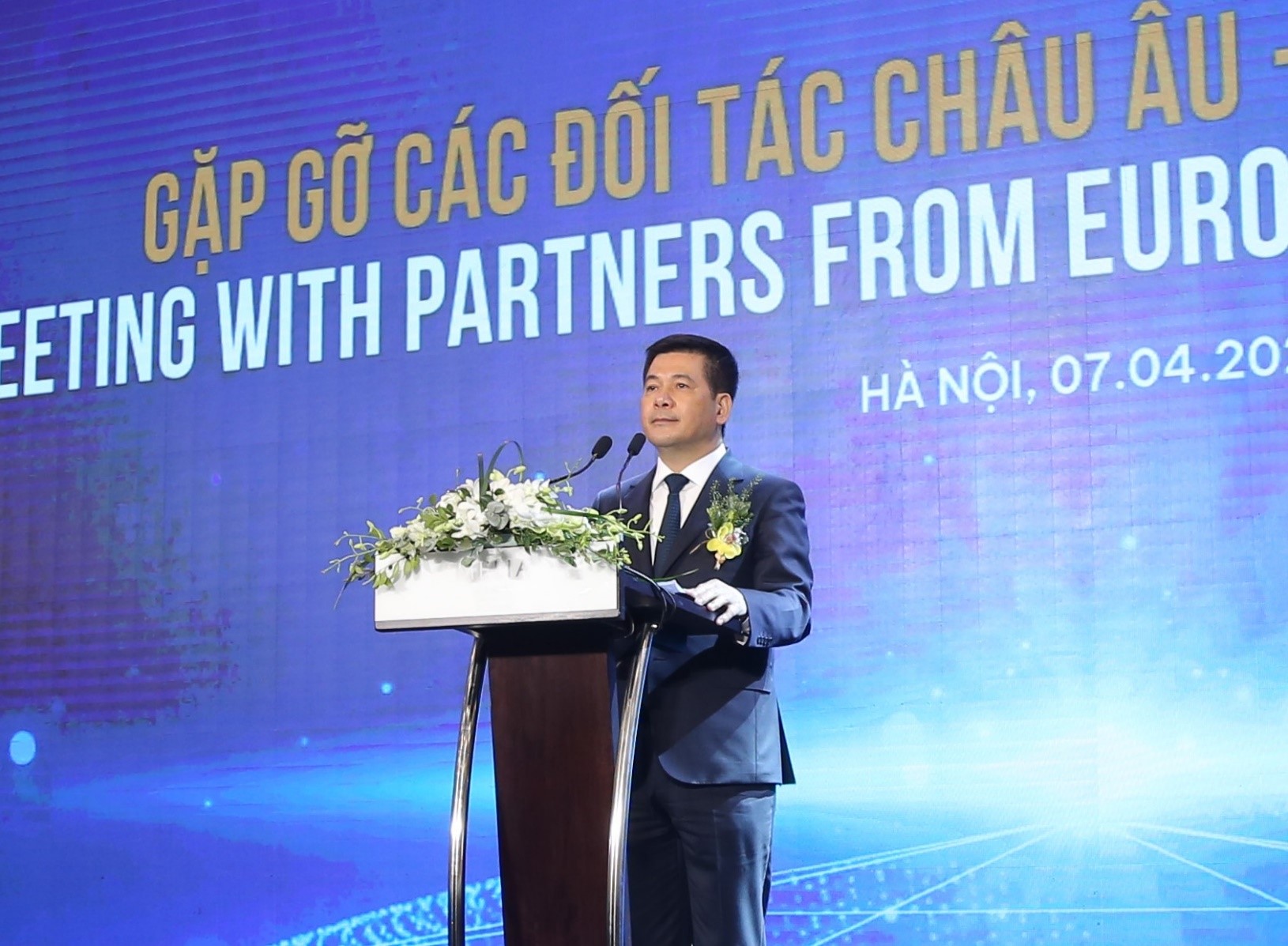 Thắt chặt quan hệ kinh tế thương mại với các đối tác châu Âu - châu Mỹ - 1