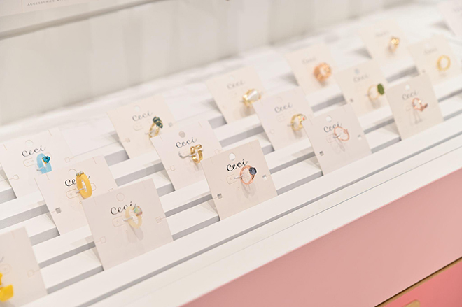 Kiểu dáng đơn giản, trẻ trung nhưng thời thượng chính là tiêu chí của những thiết kế tại Ceci.