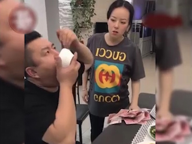 Clip hài hước - Hình ảnh bố mẹ chồng mà bao cô gái đều mơ ước gặp được